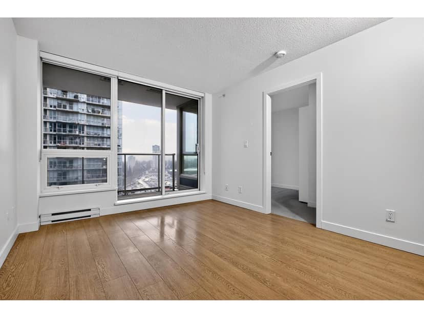 3008 13696 100 AVENUE, Surrey, photo 3