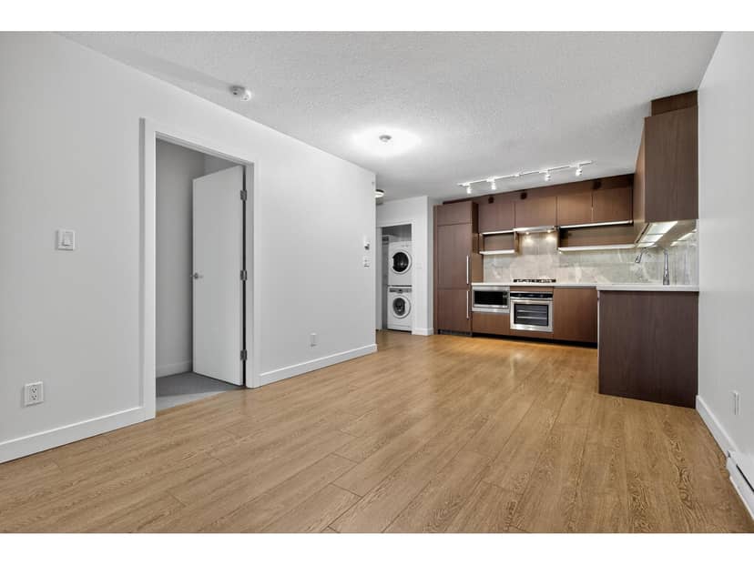3008 13696 100 AVENUE, Surrey, photo 4