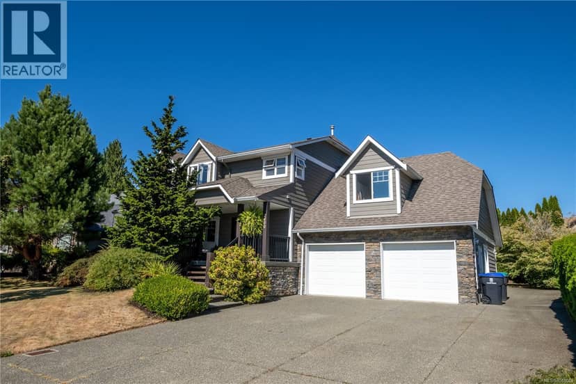 2400 Stirling Cres, Courtenay