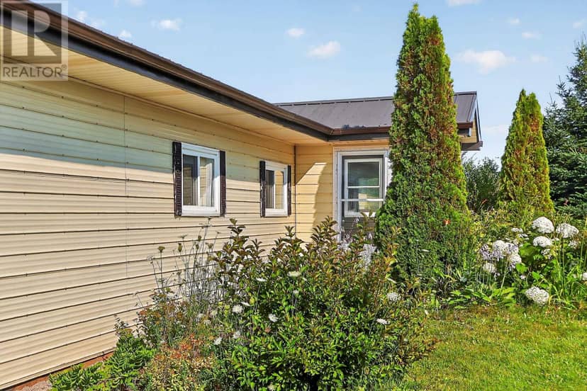 4 Maple Drive, Rocky Point, photo 2