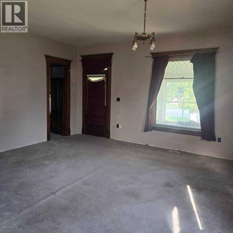 5033 49A Street, Sedgewick, photo 5
