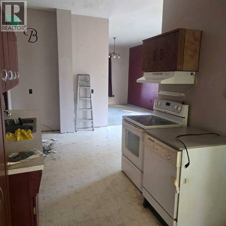 5033 49A Street, Sedgewick, photo 3