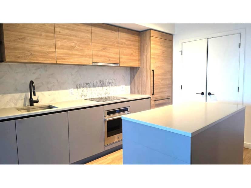 809 10448 UNIVERSITY DRIVE, Surrey, photo 2