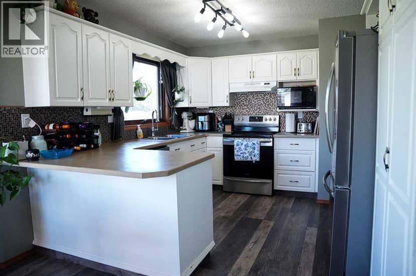 4520 48 Avenue, Hardisty, photo 5