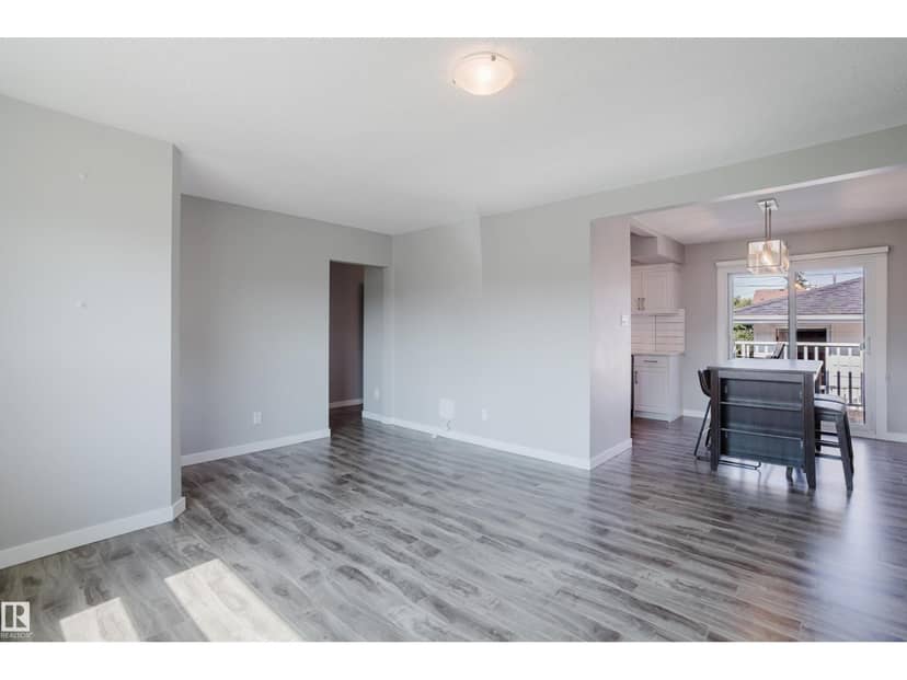 4708 106 AV NW, Edmonton, photo 4