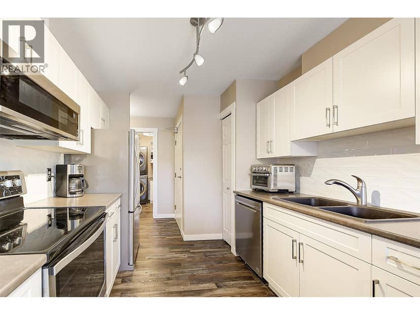 3842 Gordon Drive Unit# 216, Kelowna