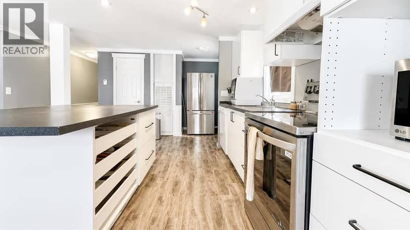 623 5 Avenue W, Hanna, photo 8