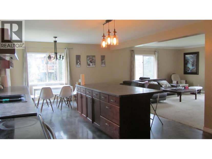 6108 LONE BUTTE HORSE LAKE ROAD, 100 Mile House, photo 3