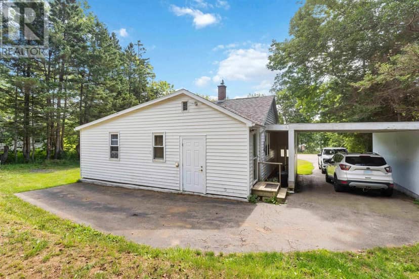 1307 Granville Road, Port Wade, photo 3