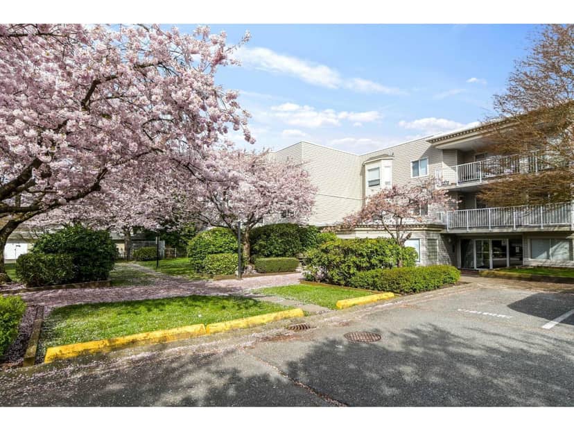 102 9948 151 STREET, Surrey