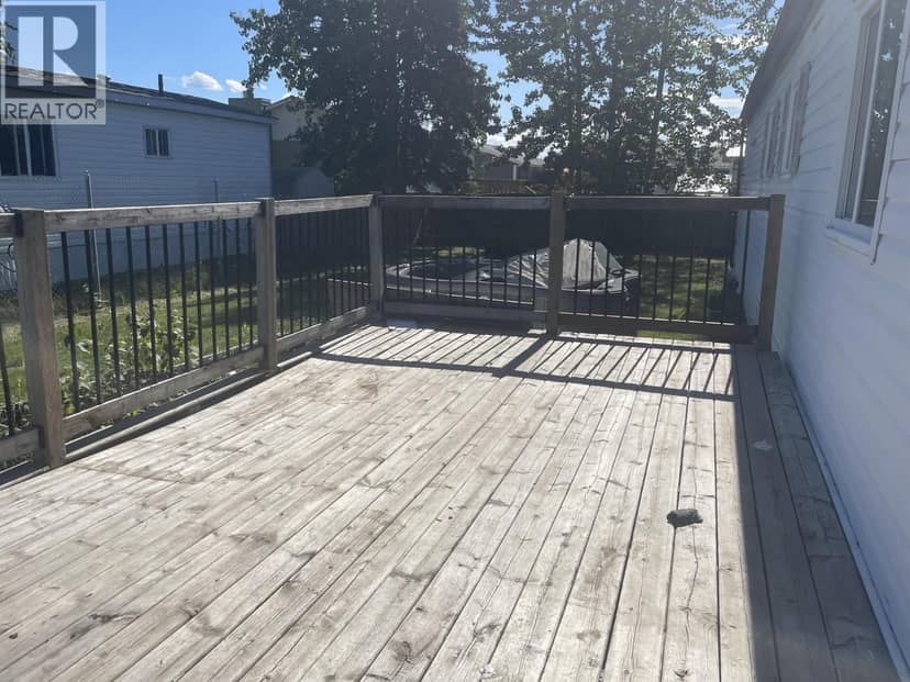 3907 POPLAR AVENUE, Fort Nelson, photo 5