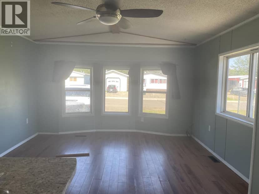 3907 POPLAR AVENUE, Fort Nelson, photo 6