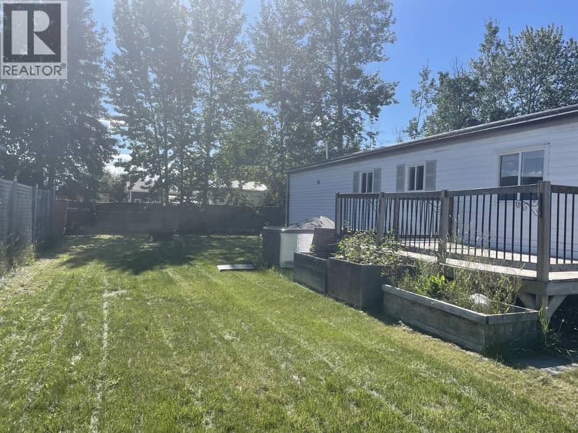 3907 POPLAR AVENUE, Fort Nelson, photo 2
