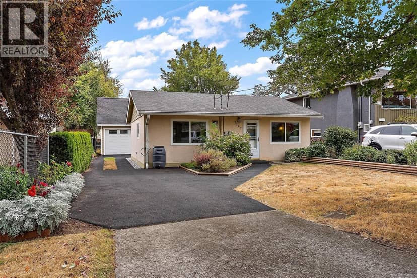 3167 Irma St, Victoria