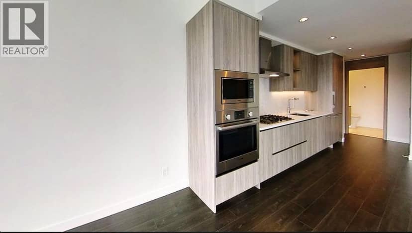 405 4730 LOUGHEED HIGHWAY, Burnaby, photo 2