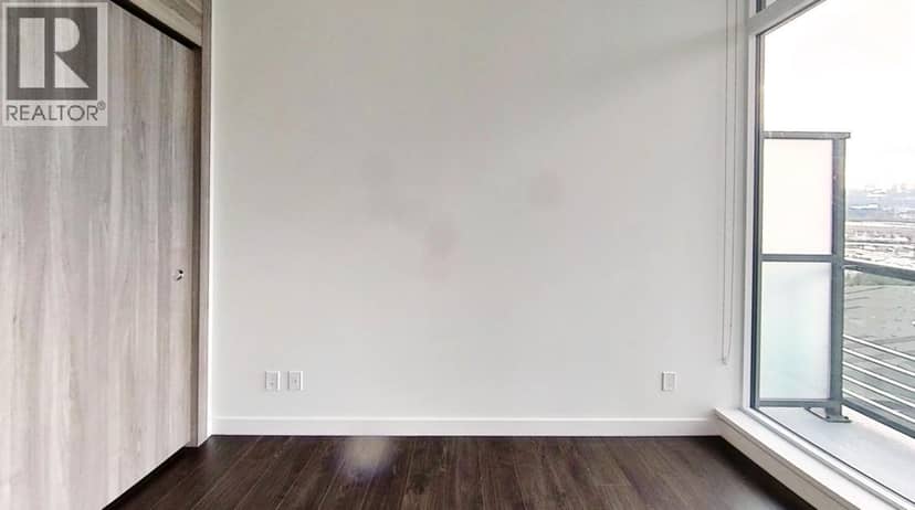 405 4730 LOUGHEED HIGHWAY, Burnaby, photo 3