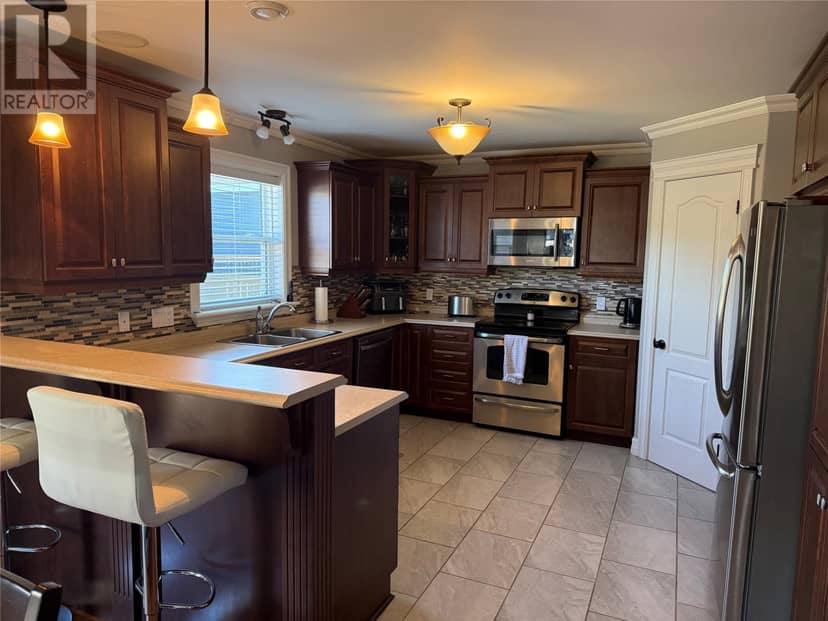 24 NEWBURY Street, Portugal Cove, photo 6