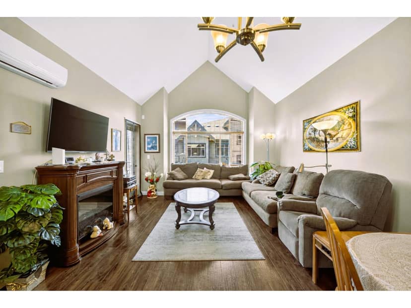 590 8288 207A STREET, Langley, photo 2