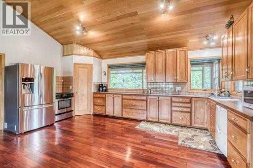 240 Essex Street, Carbon, photo 3