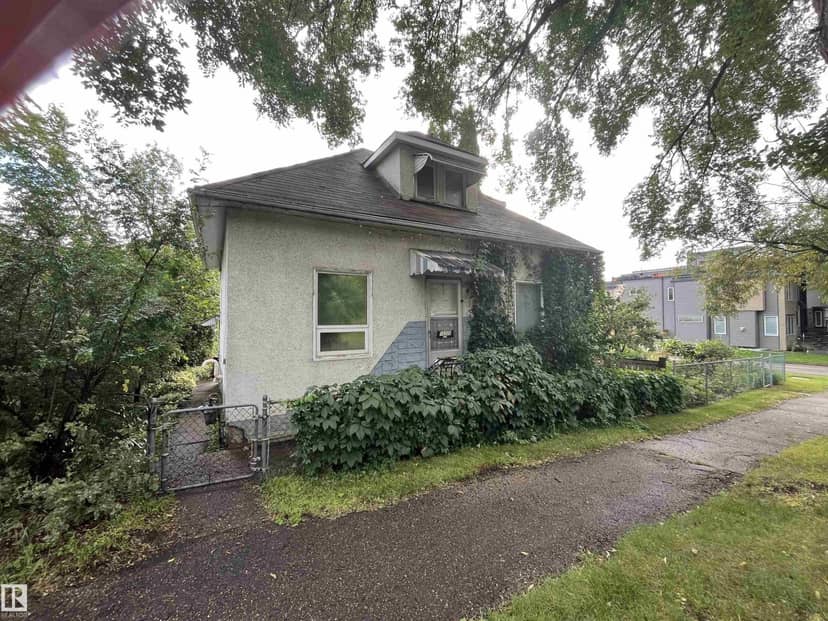 10205 92 ST NW, Edmonton, photo 2