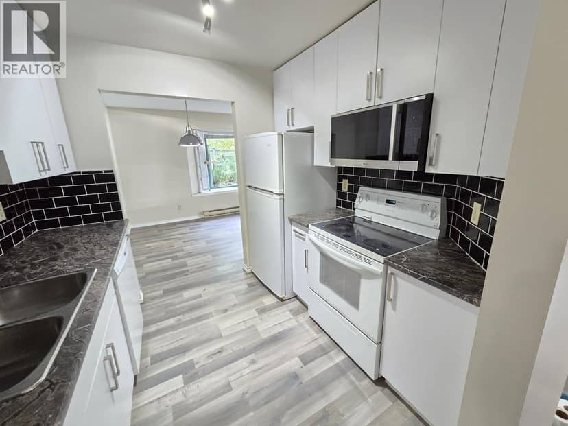 109 5250 VICTORY STREET, Burnaby, photo 2