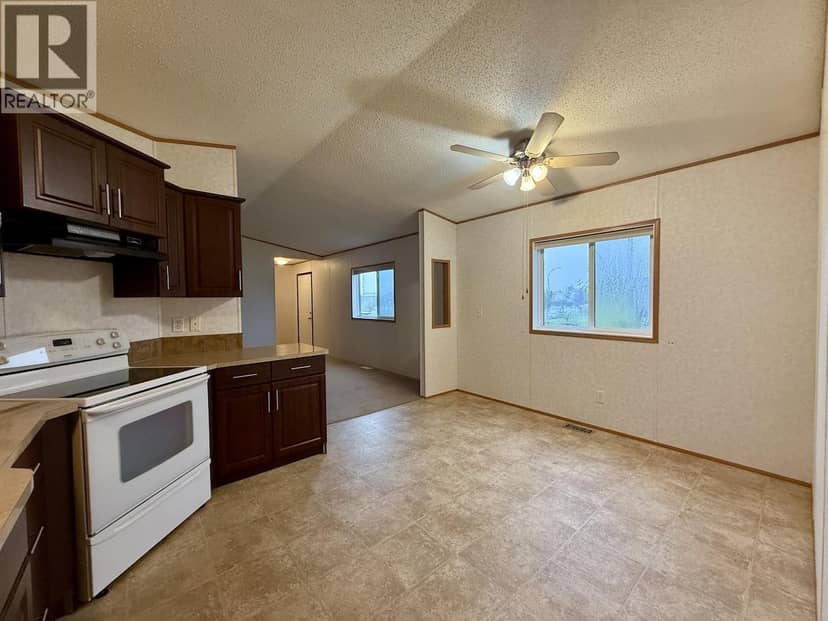 7926 85A AVENUE, Fort St. John, photo 2