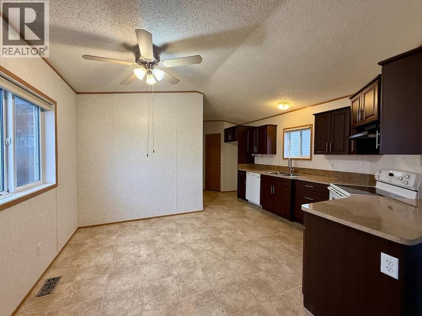 7926 85A AVENUE, Fort St. John, photo 5