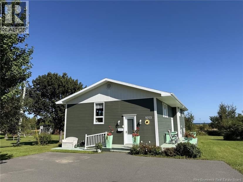 8203 Rue St-Paul, Bas-Caraquet