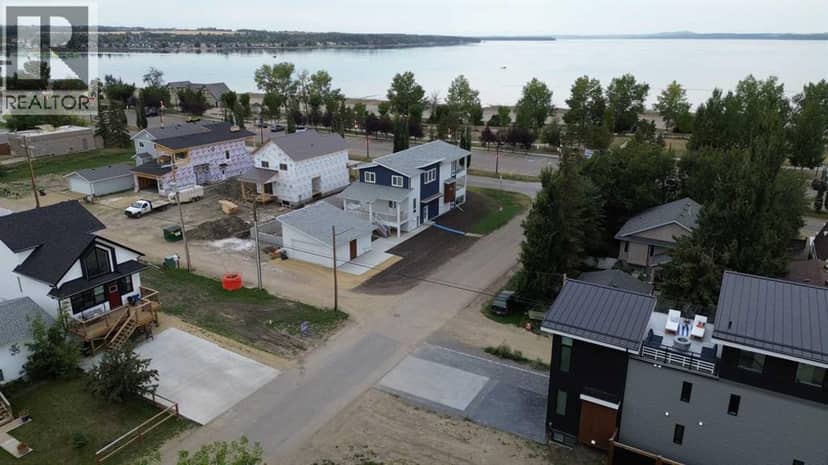 5017 42 Street, Sylvan Lake, photo 4