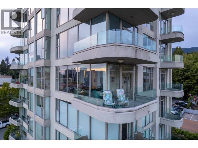 502 570 18TH STREET, West Vancouver, photo 2