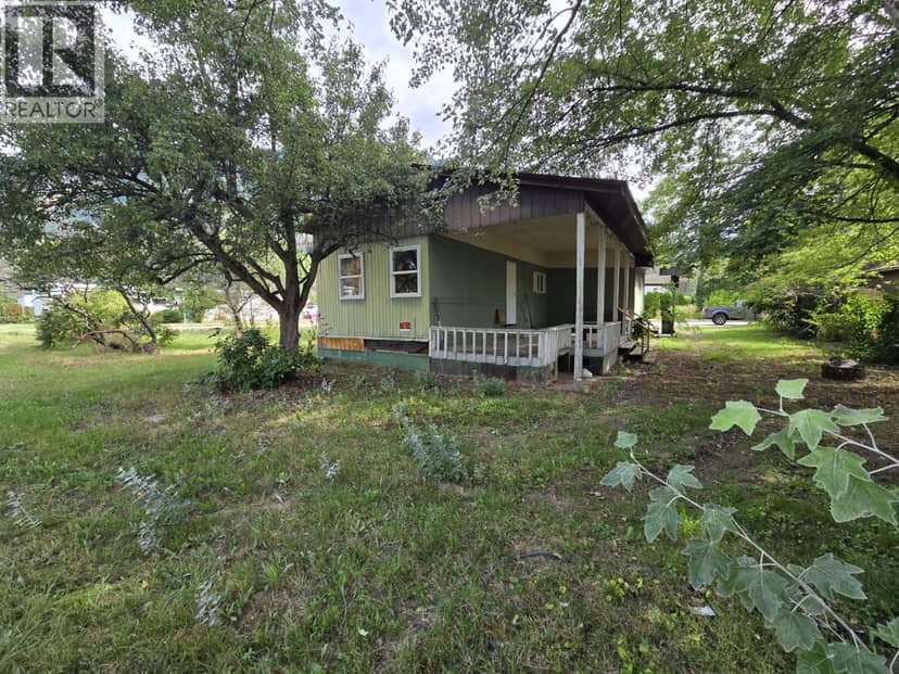 300 3rd Avenue, Castlegar, photo 4