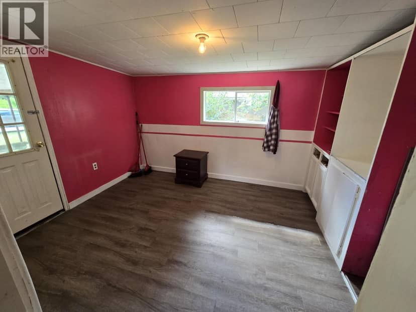 300 3rd Avenue, Castlegar, photo 8
