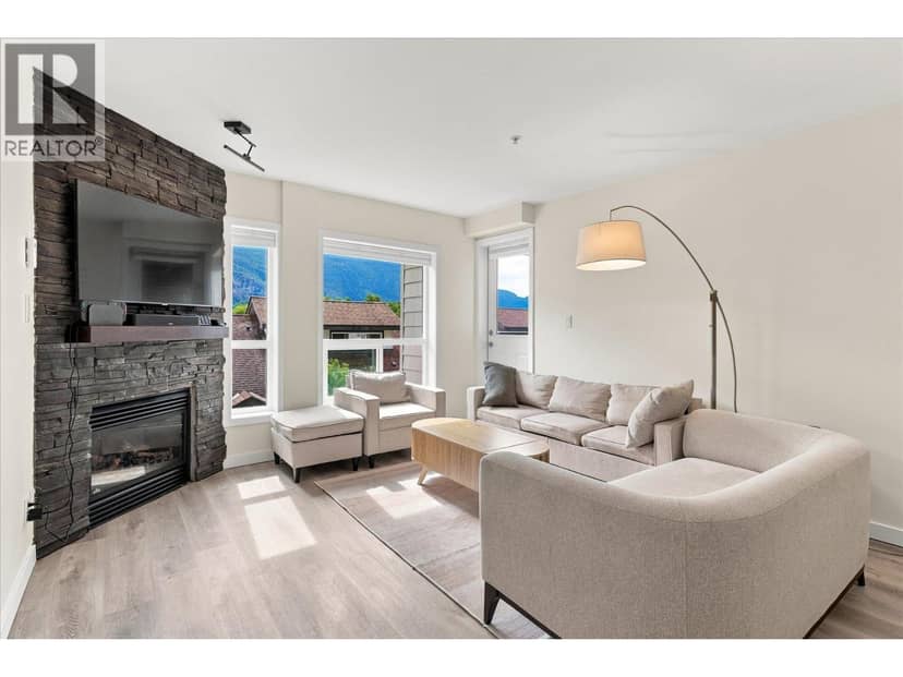 307 1212 Main Street, Squamish, photo 2