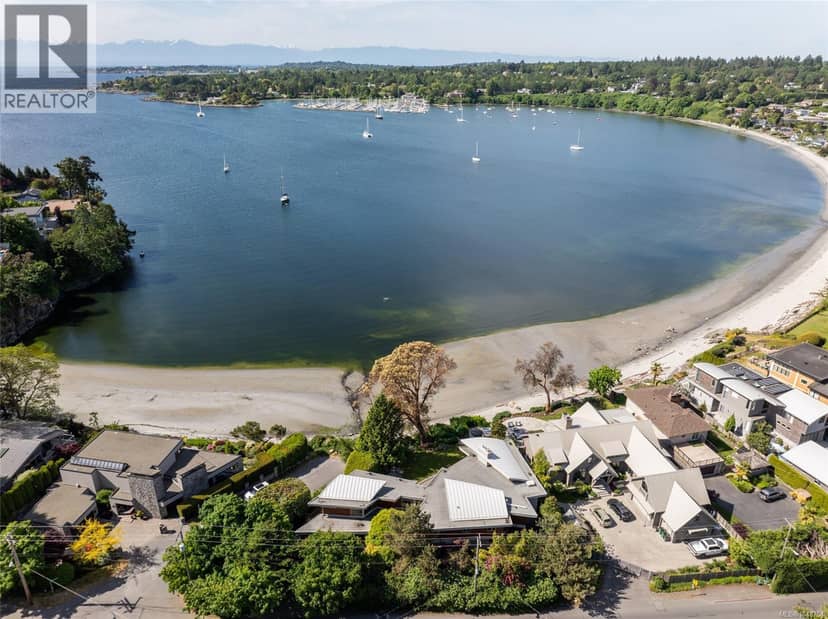 3931 Cadboro Bay Rd, Saanich