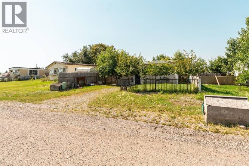 863 2 Street E, Cardston, photo 3