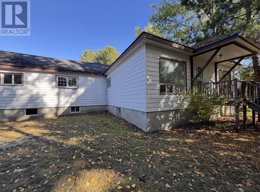 19 Low AVE, Gogama
