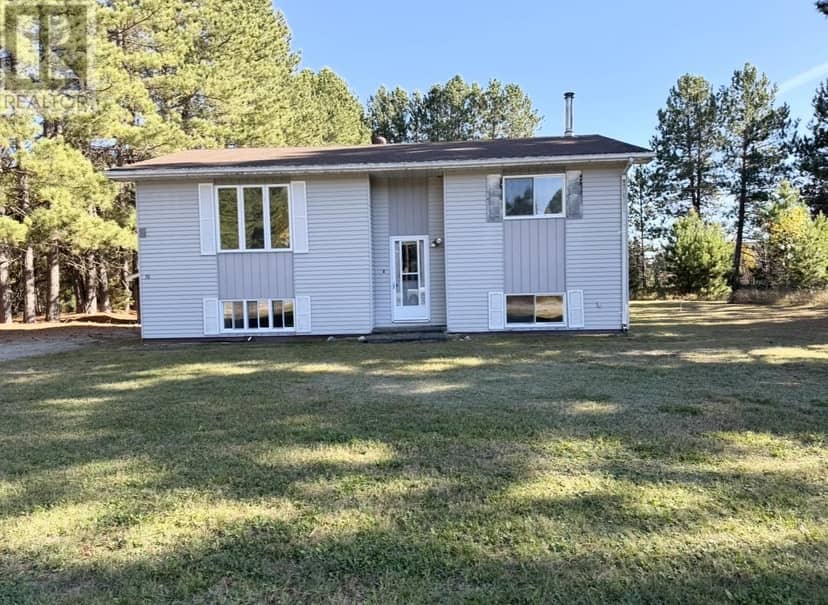 50 Russell AVE, Gogama