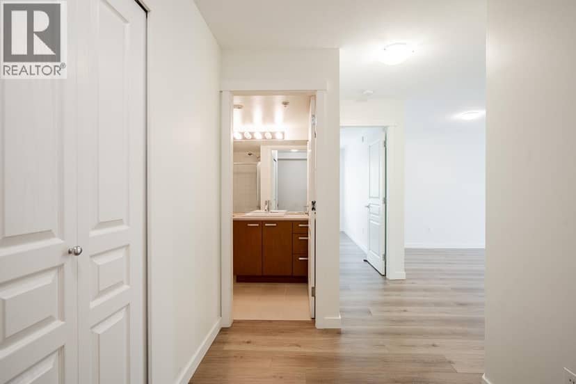 205 9500 ODLIN ROAD, Richmond, photo 3