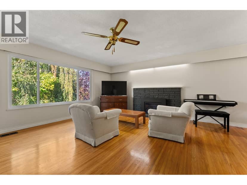 4924 45 Avenue, Delta, photo 2