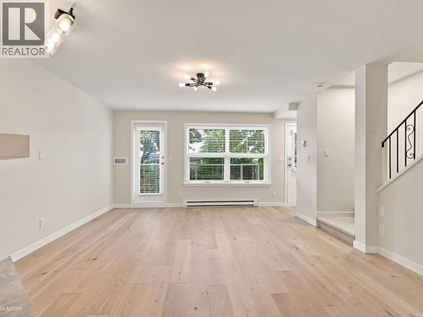 203 3787 Pender Street, Burnaby, photo 4