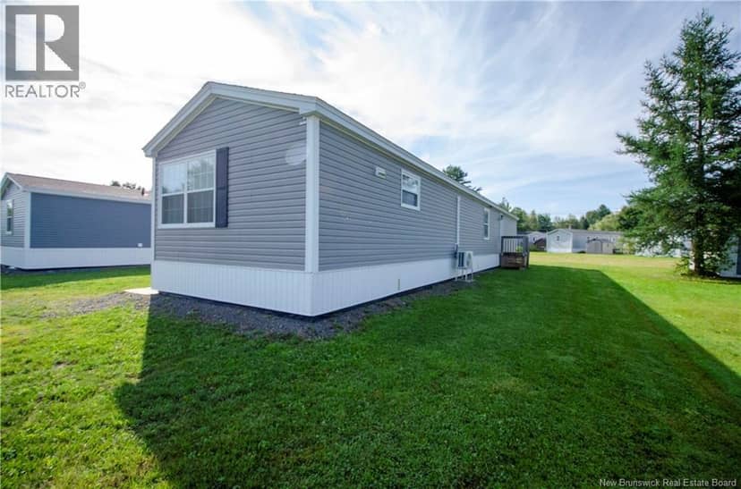 46 Tamarack Drive, Lincoln, photo 3