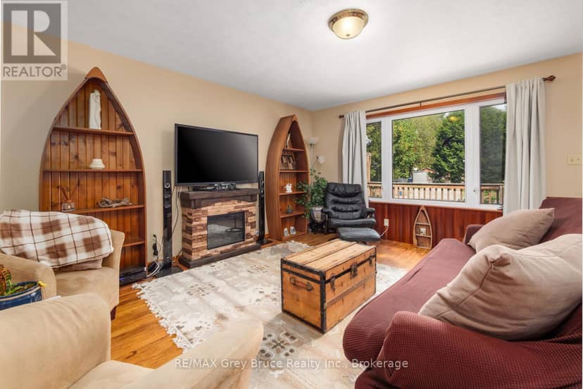 27 Woodstock Avenue, Northern Bruce Peninsula, photo 2