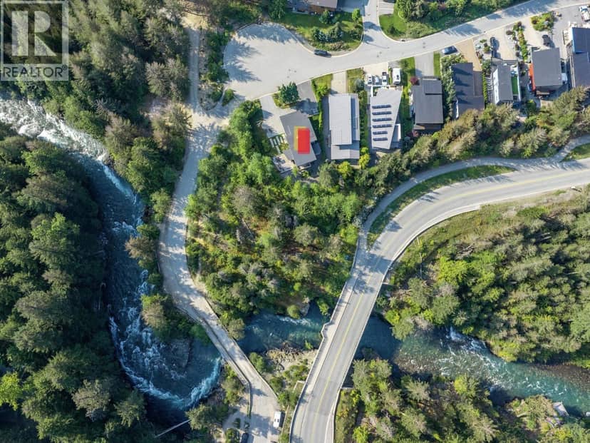 1087 MADELEY PLACE, Whistler