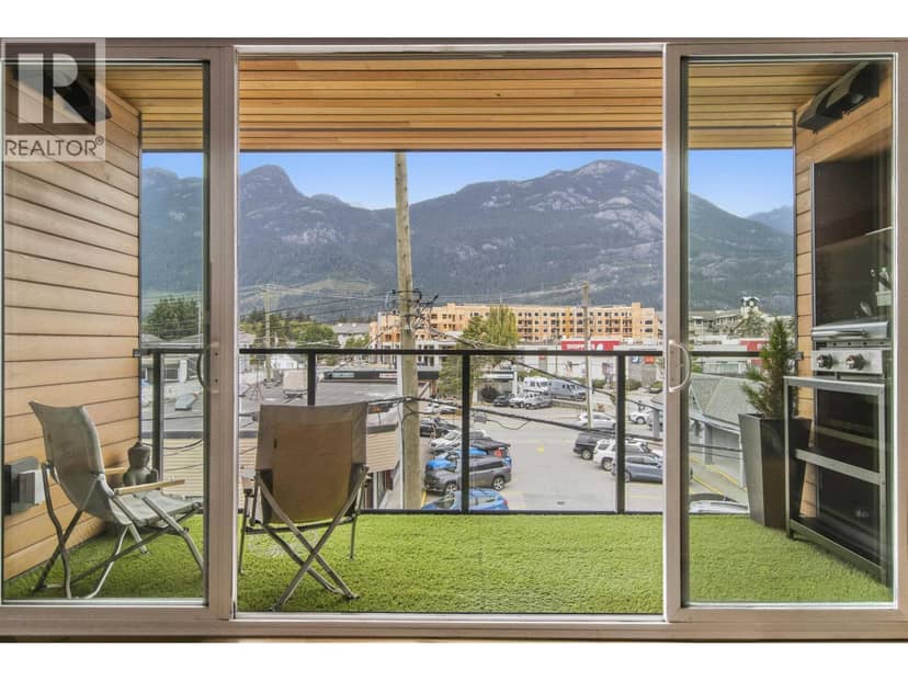 303 38165 CLEVELAND AVENUE, Squamish, photo 2