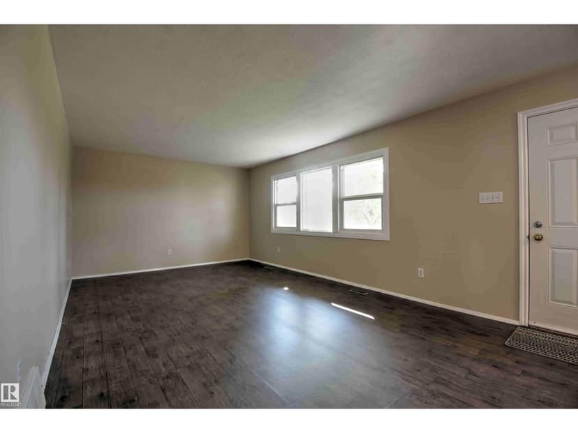5310 51 AV, St. Paul Town, photo 2