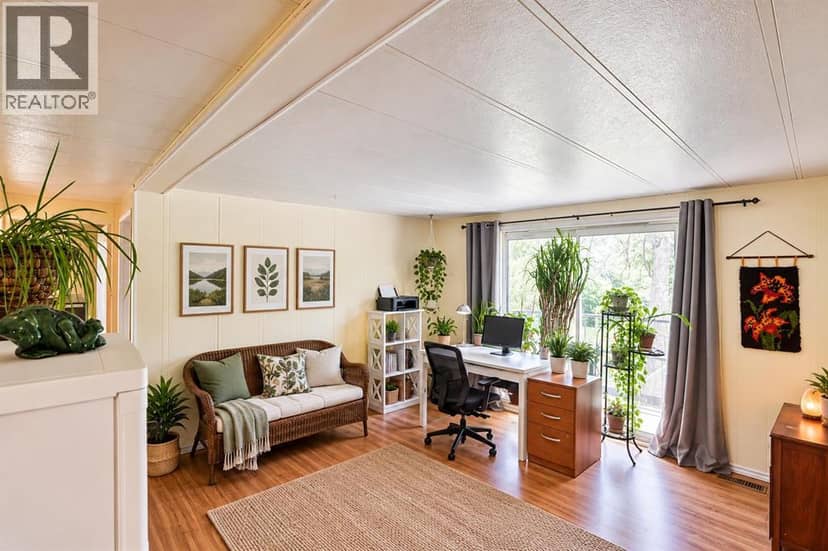327 Centre Street, Lomond, photo 6