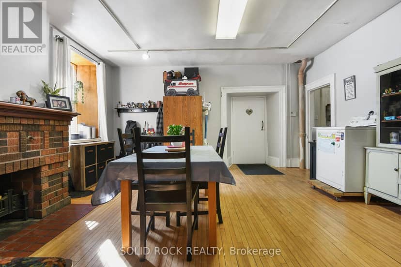 28 Wilson Street W, Perth, photo 8