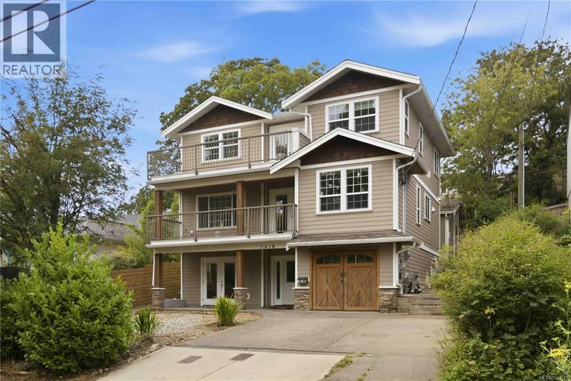 1416 Lang St, Victoria