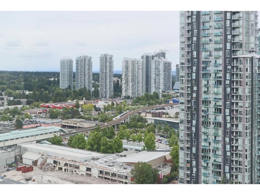 2911 13398 104 AVENUE, Surrey, photo 2