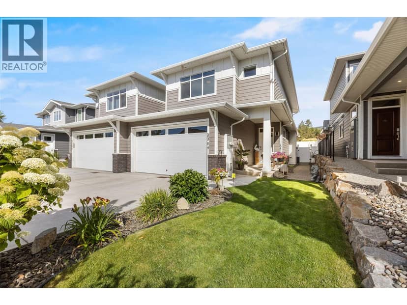 2394 Hawks Boulevard, Westbank